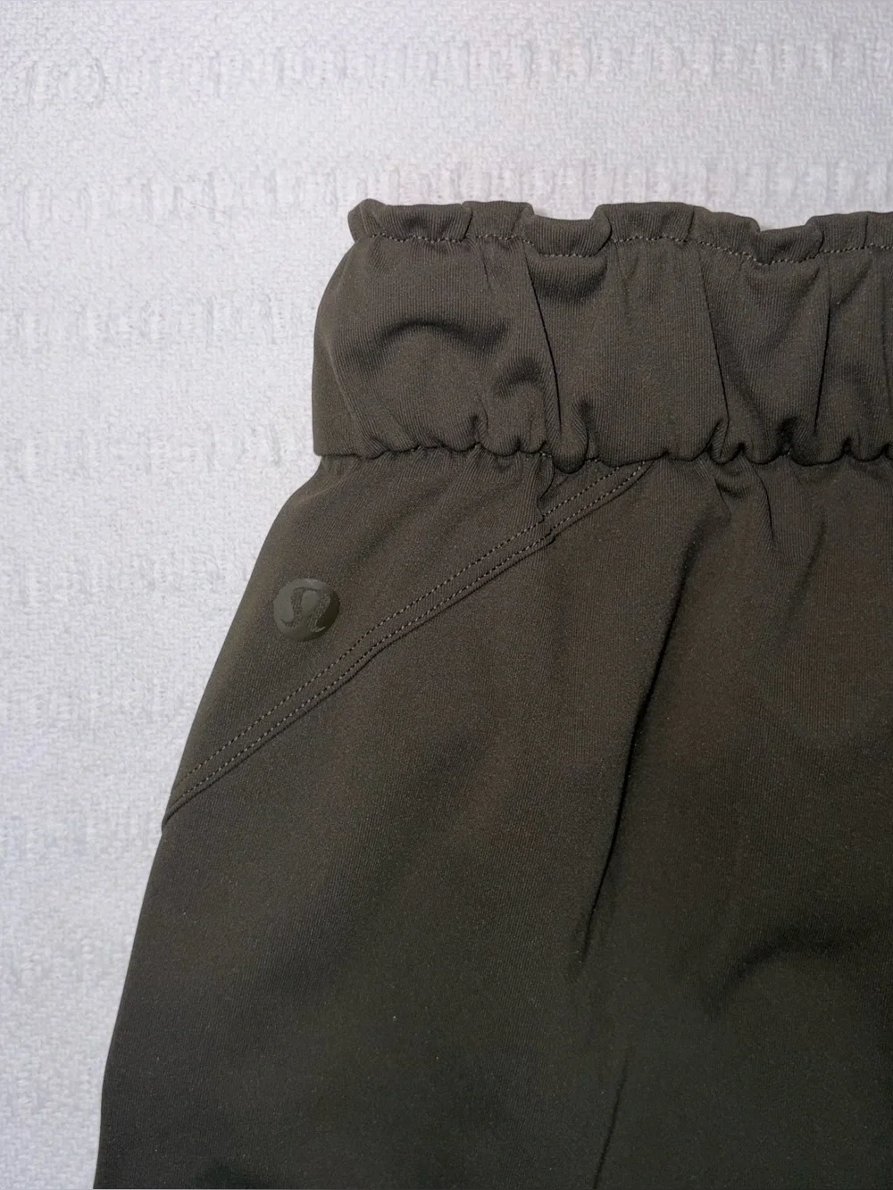 Lululemon Keep Moving Pant 7/8 High Rise Trouser Size 4 Athleisure Olive Green - Picture 3 of 6
